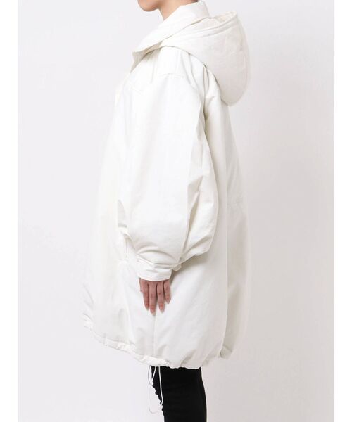 LAGUNAMOON(ラグナムーン)の「オーバーフォルム中綿フーデットコート(その他アウター・レディース・ホワイト/ブラック・FREE)」の15枚目の写真