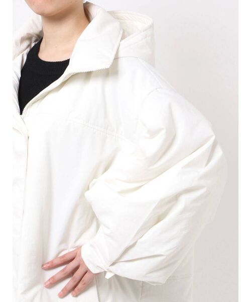 LAGUNAMOON(ラグナムーン)の「オーバーフォルム中綿フーデットコート(その他アウター・レディース・ホワイト/ブラック・FREE)」の22枚目の写真