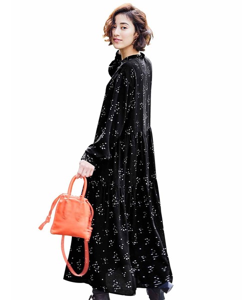 リブ イン コンフォート くぼっち とコラボ 後ろ姿が華やぐバックティアードワンピース ブラック ワンピース Live In Comfort リブインコンフォート のファッション通販 Zozotown