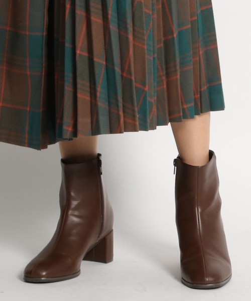 niko and...（ニコアンド）の「オリジナルブロックヒールブーツ【WEB限定サイズ有り】（ブーツ・レディース・アイボリー/ダークブラウン/ベージュ/ラベンダー/ブラック/ブラウン系その他/ライトブルー・X-LARGE/SMALL/MEDIUM/LARGE）」の4枚目の写真