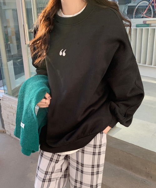 Diosfront（ディオスフロント）の「ワンポイント刺繍ビッグシルエット裏起毛トレーナー（スウェット・レディース・ブラック/グレー/ピンク/ブルー/アイボリー・FREE）」の3枚目の写真