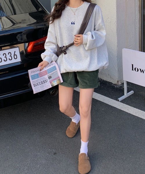 Diosfront（ディオスフロント）の「ワンポイント刺繍ビッグシルエット裏起毛トレーナー（スウェット・レディース・ブラック/グレー/ピンク/ブルー/アイボリー・FREE）」の13枚目の写真