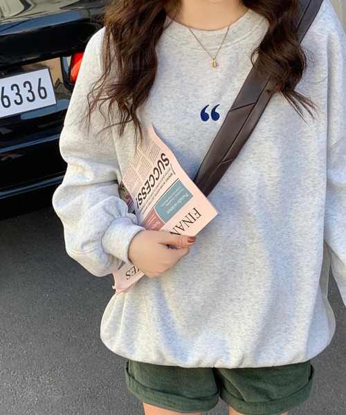 Diosfront（ディオスフロント）の「ワンポイント刺繍ビッグシルエット裏起毛トレーナー（スウェット・レディース・ブラック/グレー/ピンク/ブルー/アイボリー・FREE）」の14枚目の写真