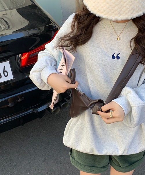 Diosfront（ディオスフロント）の「ワンポイント刺繍ビッグシルエット裏起毛トレーナー（スウェット・レディース・ブラック/グレー/ピンク/ブルー/アイボリー・FREE）」の15枚目の写真