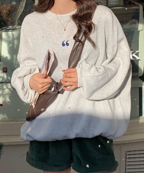 Diosfront（ディオスフロント）の「ワンポイント刺繍ビッグシルエット裏起毛トレーナー（スウェット・レディース・ブラック/グレー/ピンク/ブルー/アイボリー・FREE）」の17枚目の写真