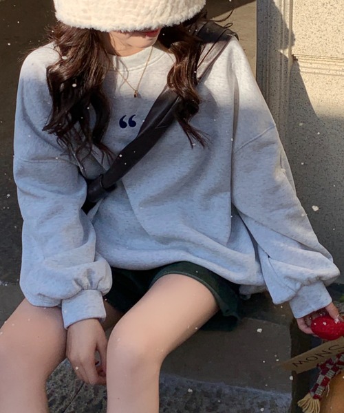 Diosfront（ディオスフロント）の「ワンポイント刺繍ビッグシルエット裏起毛トレーナー（スウェット・レディース・ブラック/グレー/ピンク/ブルー/アイボリー・FREE）」の19枚目の写真