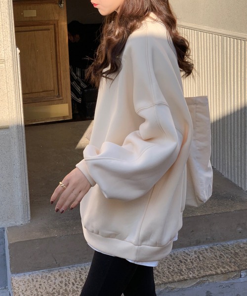 Diosfront（ディオスフロント）の「ワンポイント刺繍ビッグシルエット裏起毛トレーナー（スウェット・レディース・ブラック/グレー/ピンク/ブルー/アイボリー・FREE）」の22枚目の写真