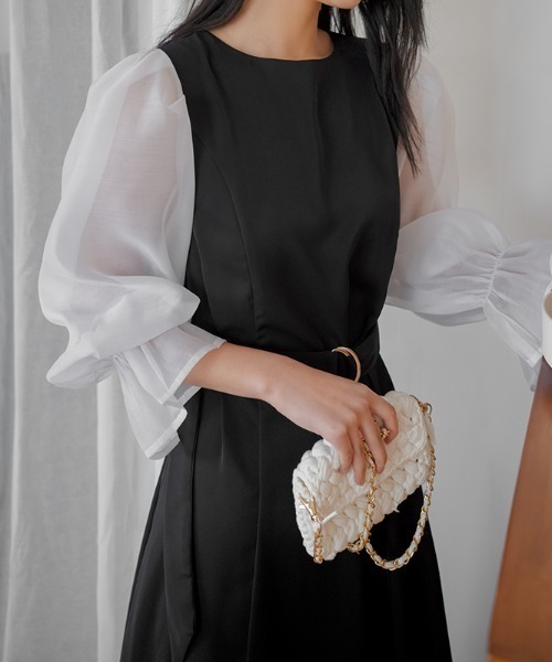 Diosfront(ディオスフロント)の「シアーシフォンスリーブドッキングワンピース(ワンピース・レディース・ブラック/ベージュ・M/L)」の12枚目の写真