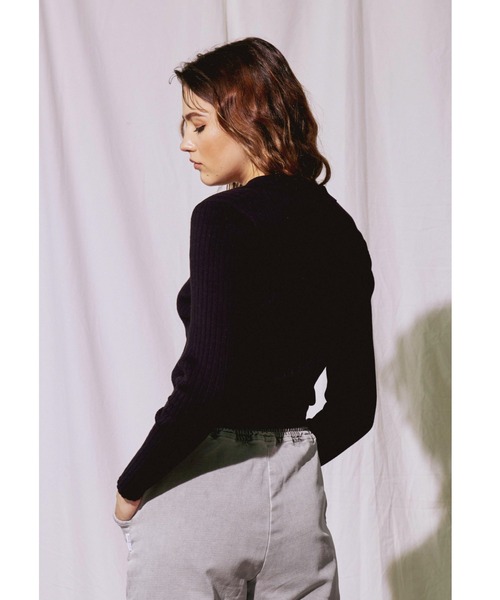 ALEXIA STAM（アリシアスタン）の「Open Collar Rib Knit Top/オープンカラーリブニットトップ（Tシャツ/カットソー・レディース・ブラウン/アイボリー/ブラック・FREE）」の15枚目の写真