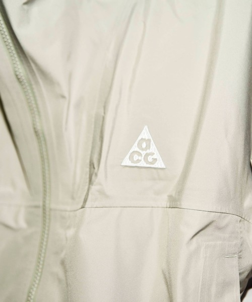 ACG(エィシージー)の「NIKE SFADV ACG CHN JKT / ナイキ アドバンテージ フーディ ジャケット 【SP】(ナイロンジャケット・メンズ・ベージュ/オレンジ・M/XXL/L/S/XL)」の4枚目の写真