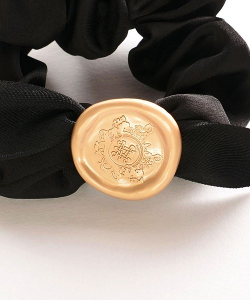 VIBGYOR Women（ヴィブジョー　ウィメン）の「【float】アンティークモチーフ サテン シュシュ（シュシュ・レディース・ホワイト/ブラック・FREE）」の4枚目の写真