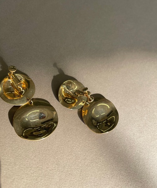 RIVE DROITE(リヴドロワ)の「メタルモチーフイヤリング(イヤリング・レディース・ゴールド・FREE)」の5枚目の写真