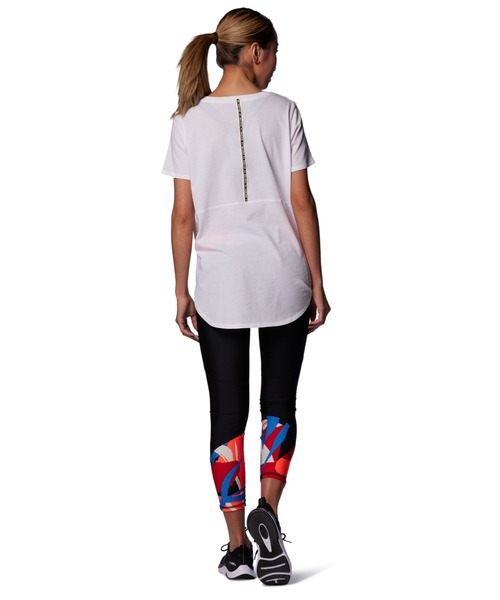 UNDER ARMOUR（アンダーアーマー）の「UAコットン グラフィック Tシャツ 〈スポーティング パスート〉（トレーニング/レディース）（Tシャツ/カットソー・レディース・ブラック/ホワイト・S/L/M/XL）」の5枚目の写真