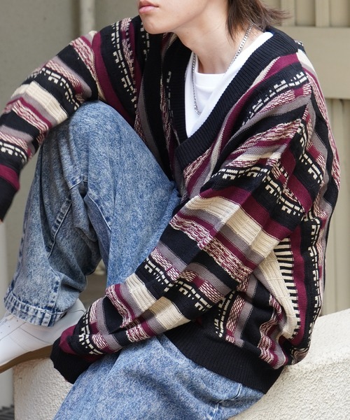 Confirm(コンファーム)の「ヴィンテージライク レトロジャガードストライプ柄 ビッグシルエット 3Dニットカーディガン 【Confirm】(カーディガン/ボレロ・メンズ・ブラック/ベージュ/ワイン/アイボリー/ブラック系その他/ホワイト系その他/ブルー系その他・M/L)」の17枚目の写真