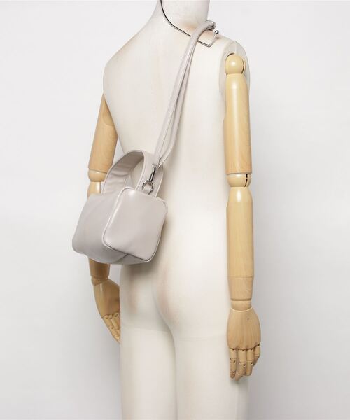 AS KNOW AS plus（アズノゥアズプラス）の「●ノームポーチバッグ（ハンドバッグ・レディース・ブラック/グレー/グリーン・FREE）」の11枚目の写真