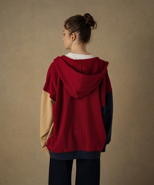 Levi's(リーバイス)の「Levi's(R) RED グラフィックジップアップフーディー CURDS&WHEY_RIO RED_MOOD INDIGO(パーカー・レディース・マルチ・XS/M/S)」の3枚目の写真