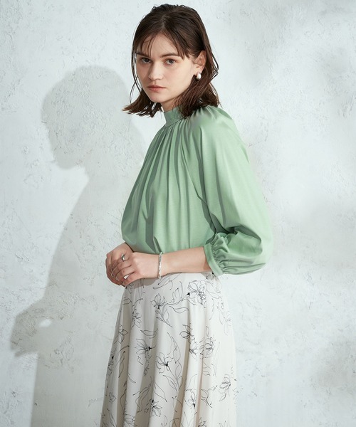 LE SOUK HOLIDAY(ルスークホリデー)の「ギャザーネックプルオーバー(Tシャツ/カットソー・レディース・ネイビー/グリーン/レッド/オフホワイト・M/L)」の8枚目の写真