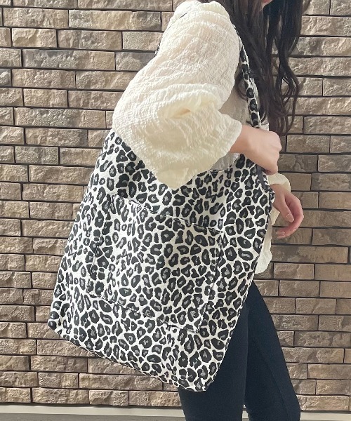 Loco Ocean（ロコオーシャン）の「ジャガード アニマル柄 トートバッグ（トートバッグ・レディース・A/B/C・ONE SIZE）」の2枚目の写真