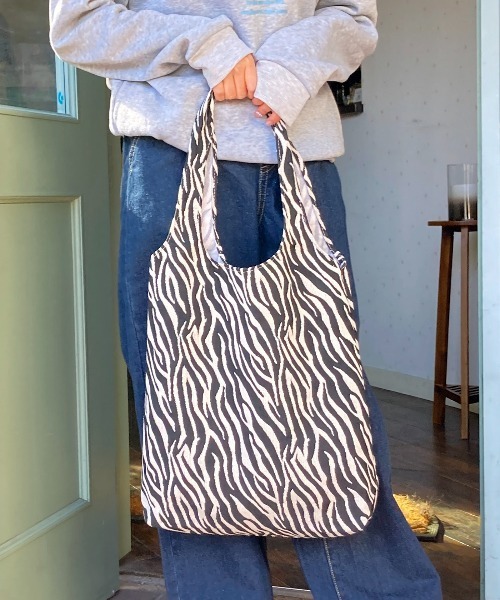 Loco Ocean（ロコオーシャン）の「ジャガード アニマル柄 トートバッグ（トートバッグ・レディース・A/B/C・ONE SIZE）」の3枚目の写真
