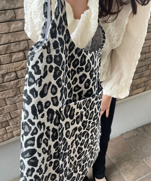 Loco Ocean（ロコオーシャン）の「ジャガード アニマル柄 トートバッグ（トートバッグ・レディース・A/B/C・ONE SIZE）」の15枚目の写真
