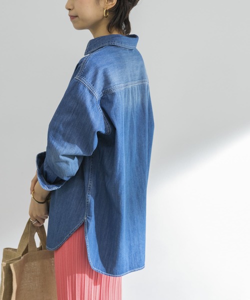 URBAN RESEARCH(アーバンリサーチ)の「『Oggi 5月号掲載』インディゴデニムシャツ(シャツ/ブラウス・レディース・インディゴブルー・36/38)」の10枚目の写真
