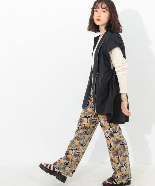 nemne store（ネンネストア）の「ナイロンジップベスト（ベスト・レディース・ブラック/アイボリー・フリー）」の5枚目の写真