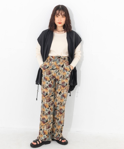 nemne store（ネンネストア）の「ナイロンジップベスト（ベスト・レディース・ブラック/アイボリー・フリー）」の6枚目の写真