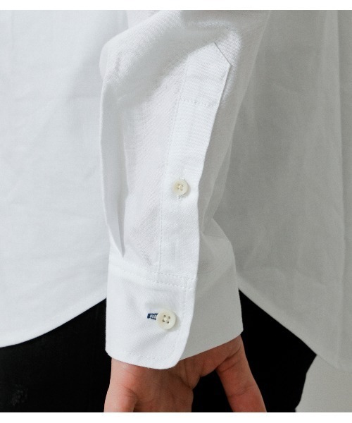 AZUL by moussy（アズールバイマウジー）の「OXFORD BASIC SHIRTS/オックスフォードベーシックシャツ（シャツ/ブラウス・メンズ・ホワイト/カーキ/ブルー・LARGE/MEDIUM/SMALL）」の12枚目の写真
