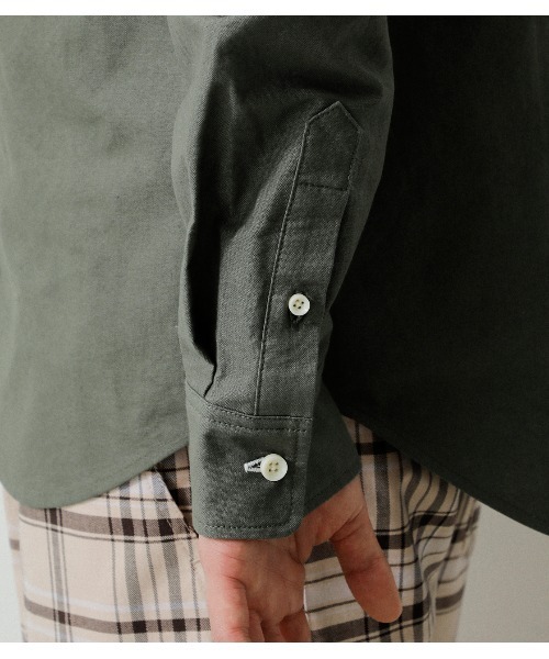 AZUL by moussy（アズールバイマウジー）の「OXFORD BASIC SHIRTS/オックスフォードベーシックシャツ（シャツ/ブラウス・メンズ・ホワイト/カーキ/ブルー・LARGE/MEDIUM/SMALL）」の21枚目の写真