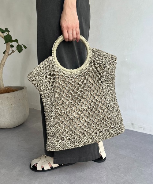 CAPRICIEUX LE'MAGE（カプリシューレマージュ）の「リングハンドルペーパートートバッグ（トートバッグ・レディース・カーキ/ベージュ・FREE）」の2枚目の写真