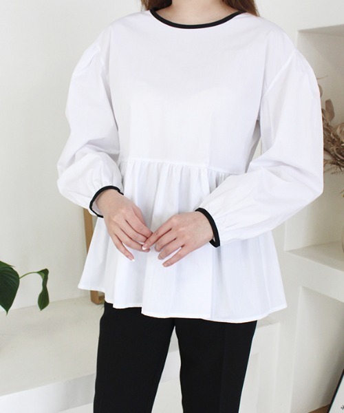 MODE ROBE(モードローブ)の「バックリボンギャザートップス(シャツ/ブラウス・レディース・ホワイト/ブラック・FREE)」の3枚目の写真