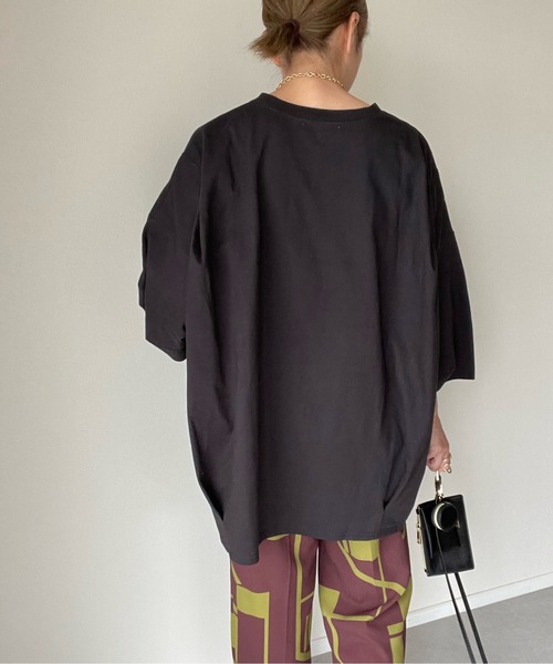 y/m by misato（イムバイミサト）の「タックオーバートップス（Tシャツ/カットソー・レディース・ホワイト/ブラック・FREE）」の5枚目の写真