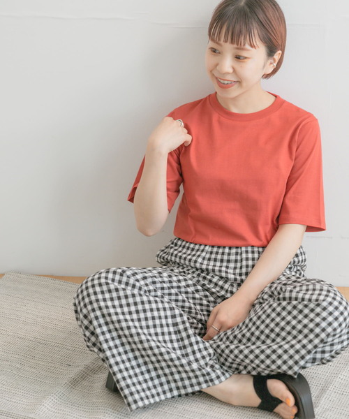 ITEMS URBANRESEARCH（アイテムズ アーバンリサーチ）の「オーガニックコットンベーシックTシャツ（Tシャツ/カットソー・レディース・グレー系その他/ブラック/レッド/オフホワイト・FREE）」の7枚目の写真