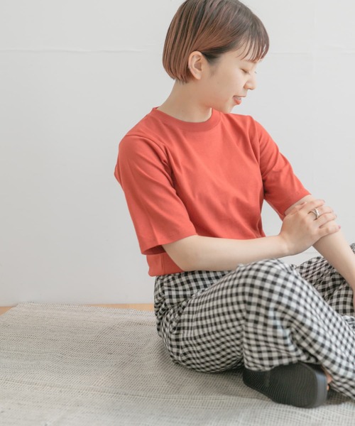 ITEMS URBANRESEARCH（アイテムズ アーバンリサーチ）の「オーガニックコットンベーシックTシャツ（Tシャツ/カットソー・レディース・グレー系その他/ブラック/レッド/オフホワイト・FREE）」の6枚目の写真