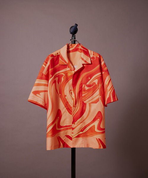 re_k by JUNRED（レクバイジュンレッド）の「re_k by JUNRED / オーバーシルエットマーブルハーフスリーブシャツ（シャツ/ブラウス・メンズ・ブラック/オレンジ・S/M/L）」の2枚目の写真