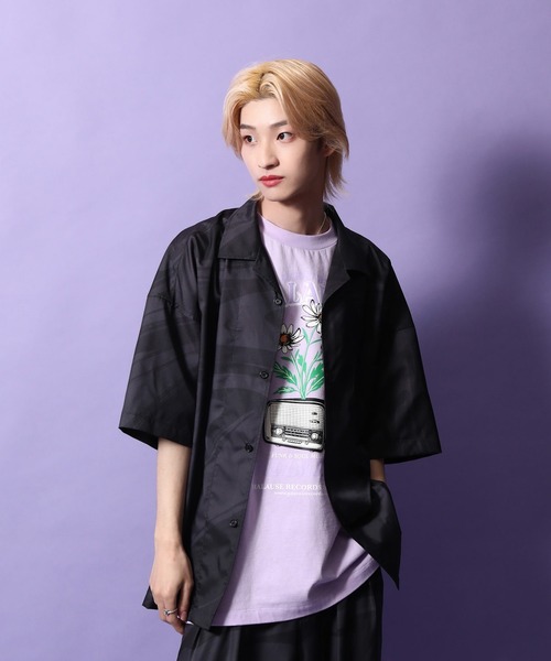 re_k by JUNRED（レクバイジュンレッド）の「re_k by JUNRED / オーバーシルエットマーブルハーフスリーブシャツ（シャツ/ブラウス・メンズ・ブラック/オレンジ・S/M/L）」の4枚目の写真