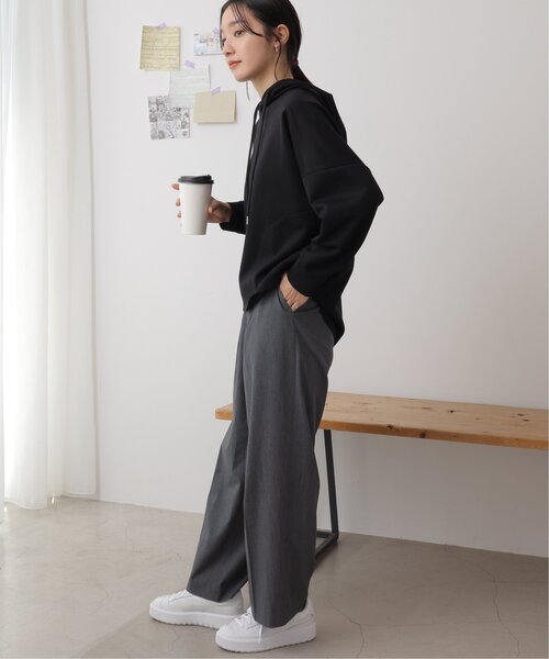 frames RAY CASSIN（フレームスレイカズン）の「ダンボールニット変形ポケット付きドルマンプルパーカー（パーカー・レディース・ブラック/ピンク/ブルー/キナリ・FREE）」の9枚目の写真