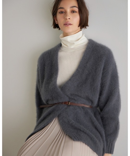 INED(イネド)の「カシミヤブレンドフォックスカーディガン ヒップが隠れるレングス(カーディガン/ボレロ・レディース・チャコールグレー/キャメル・9号)」の3枚目の写真