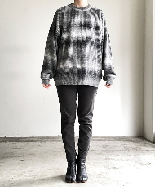COMMON WARE（コモンウェアー）の「COMMONWARE:GRADATION KNIT C/N L/S/グラデーションニットクルーネック（ニット/セーター・レディース・グリーン/ベージュ/ブラック/マルチ・L/XL/M）」の2枚目の写真