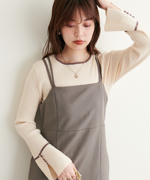 natural couture(ナチュラルクチュール)の「2022AWアイテム/一段階上のおしゃれを楽しめる1枚 袖口釦配色ニット(ニット/セーター・レディース・ピンク/グリーン/モカ/ブラック/アイボリー・FREE)」の6枚目の写真