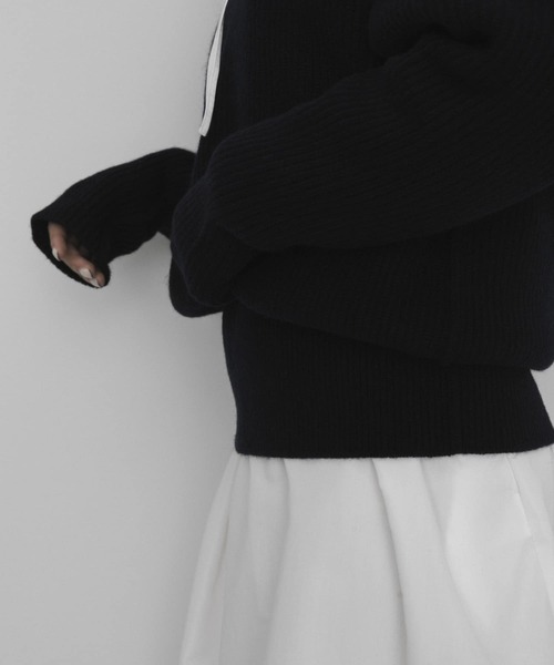 URBAN RESEARCH（アーバンリサーチ）の「『25周年別注』ROUTINE for URBAN RESEARCH リバーシブル・Vネックニット（ニット/セーター・レディース・カーキ/ネイビー/ホワイト・FREE）」の16枚目の写真