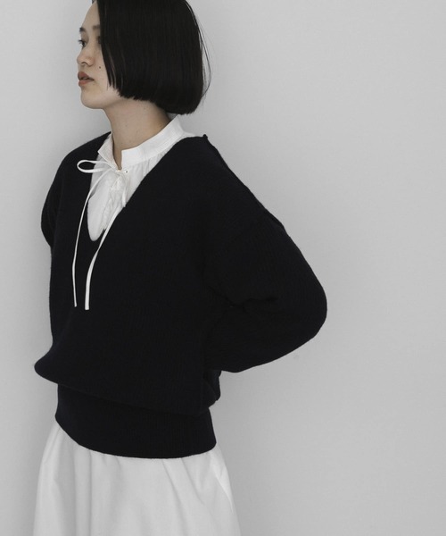 URBAN RESEARCH（アーバンリサーチ）の「『25周年別注』ROUTINE for URBAN RESEARCH リバーシブル・Vネックニット（ニット/セーター・レディース・カーキ/ネイビー/ホワイト・FREE）」の18枚目の写真