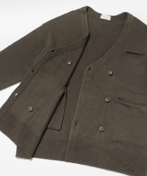 LAATO(ラート)の「LOOSE WOOL CARDIGAN(カーディガン/ボレロ・レディース・チャコールグレー/オフホワイト・FREE)」の5枚目の写真