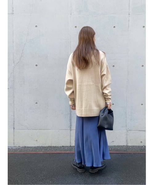 LAATO(ラート)の「LOOSE WOOL CARDIGAN(カーディガン/ボレロ・レディース・チャコールグレー/オフホワイト・FREE)」の15枚目の写真
