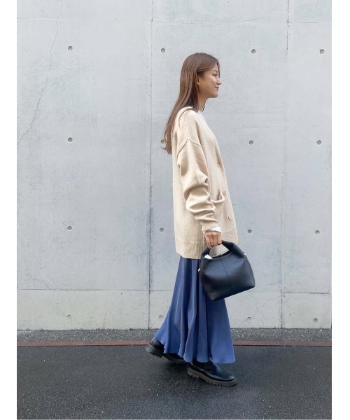 LAATO(ラート)の「LOOSE WOOL CARDIGAN(カーディガン/ボレロ・レディース・チャコールグレー/オフホワイト・FREE)」の16枚目の写真