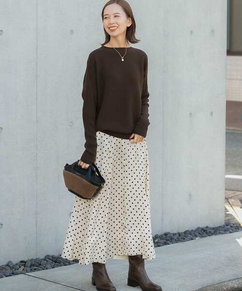 URBAN RESEARCH ROSSO WOMEN(アーバンリサーチ ロッソ)の「パネルラインサテンフレアスカート(スカート・レディース・ミント/ドット/ブラウン・38/36)」の6枚目の写真