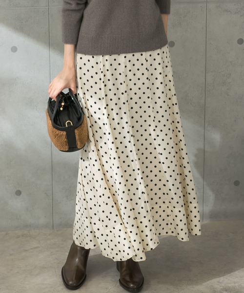 URBAN RESEARCH ROSSO WOMEN(アーバンリサーチ ロッソ)の「パネルラインサテンフレアスカート(スカート・レディース・ミント/ドット/ブラウン・38/36)」の10枚目の写真