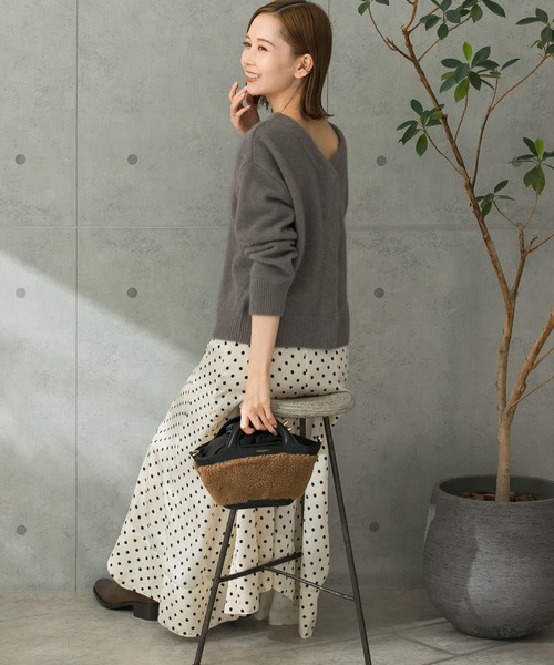 URBAN RESEARCH ROSSO WOMEN(アーバンリサーチ ロッソ)の「パネルラインサテンフレアスカート(スカート・レディース・ミント/ドット/ブラウン・38/36)」の17枚目の写真