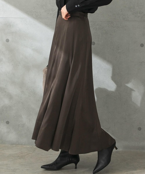 URBAN RESEARCH ROSSO WOMEN(アーバンリサーチ ロッソ)の「パネルラインサテンフレアスカート(スカート・レディース・ミント/ドット/ブラウン・38/36)」の19枚目の写真