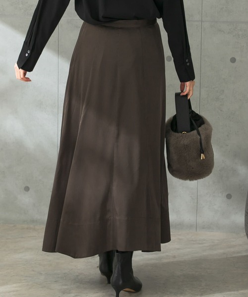 URBAN RESEARCH ROSSO WOMEN(アーバンリサーチ ロッソ)の「パネルラインサテンフレアスカート(スカート・レディース・ミント/ドット/ブラウン・38/36)」の20枚目の写真